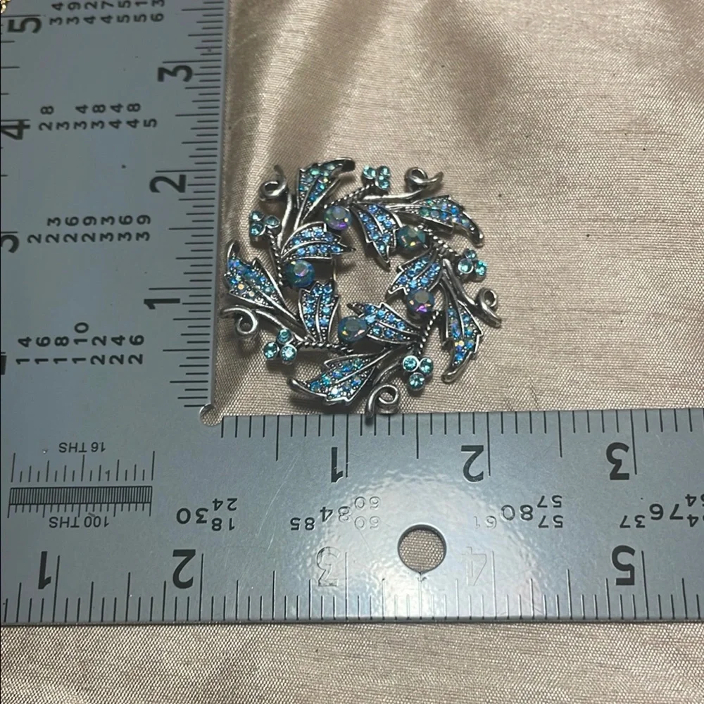 Sparkling Blue Rhinestone Brooch - Picture 2 of 3